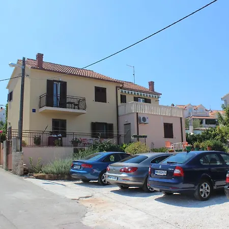 Apartment Sweet Life - One-bedroom With Terrace Nina St *