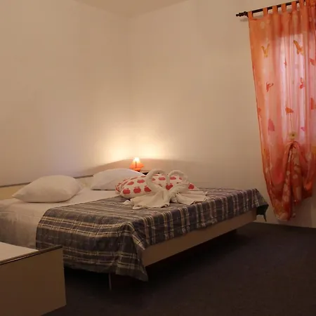 Apartment Sweet Life - One-bedroom With Terrace Nina St