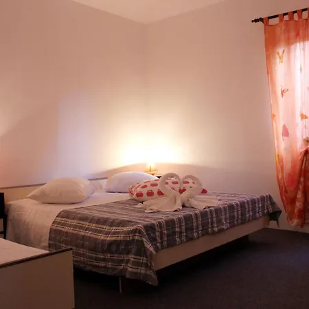 Sweet Life - One-bedroom With Terrace Nina St * Supetar